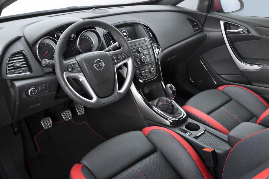  Opel Astra BiTurbo 2012 года  (фото 6 из 8)